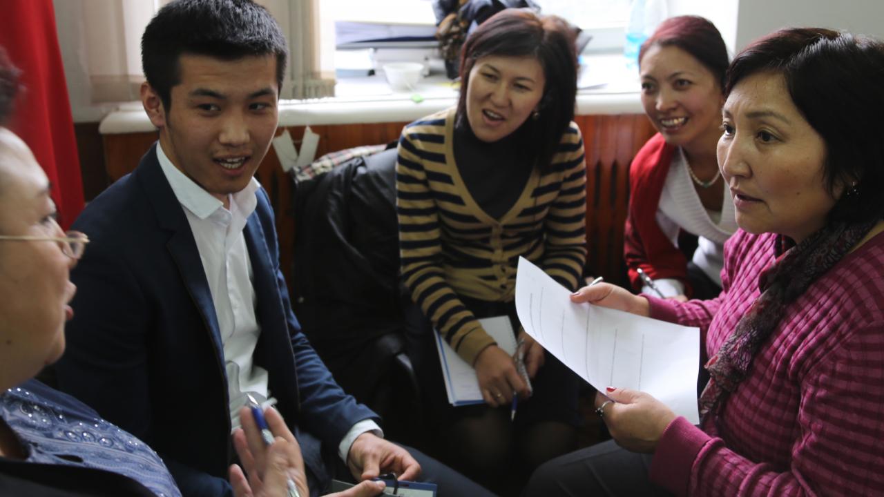 Discussion at the 2014 Social Entrepreneurship Education Institute in Central Asia.