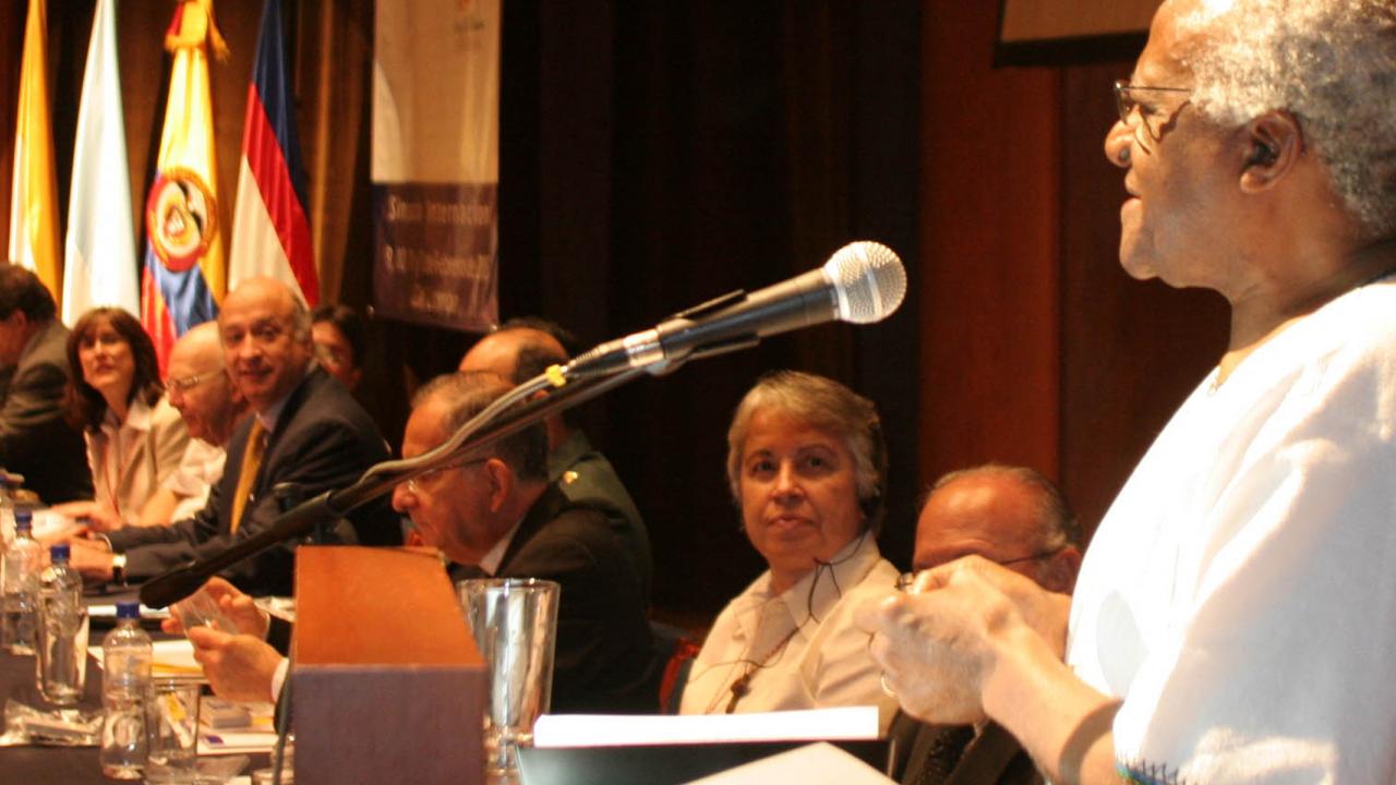 Desmond Tutu speaking in Colombia in 2005